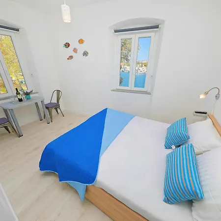 Sea View Apartment *